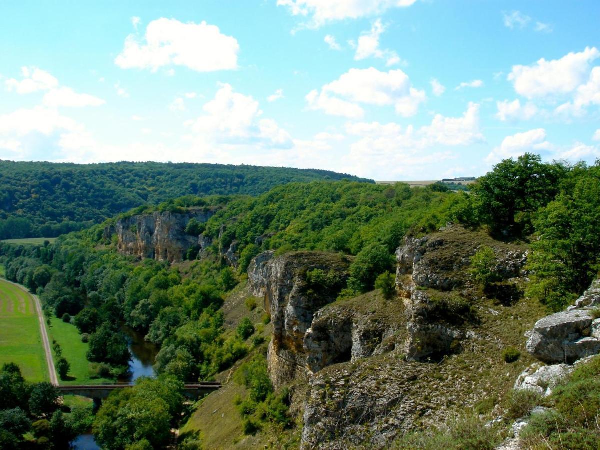 La Roche Du Moulin Villa Saint-More Exteriör bild
